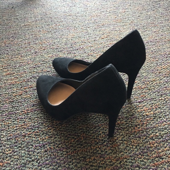 Black high heels - Picture 2 of 2